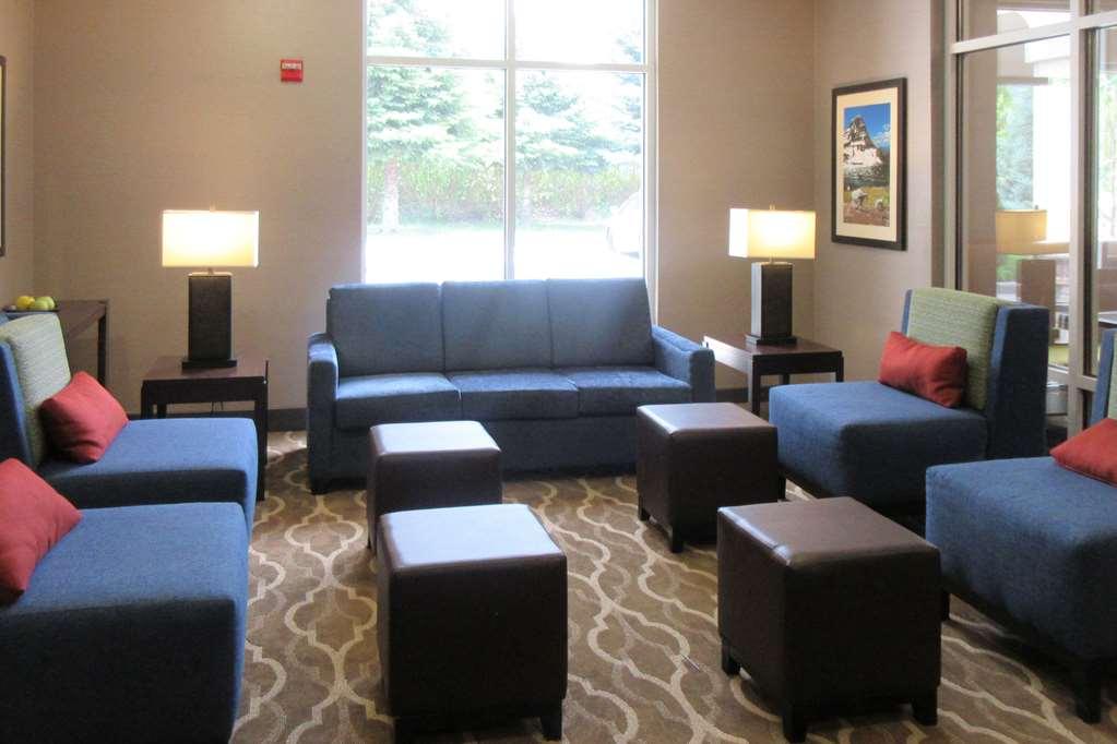Comfort Inn & Suites Logan Near University Exterior foto